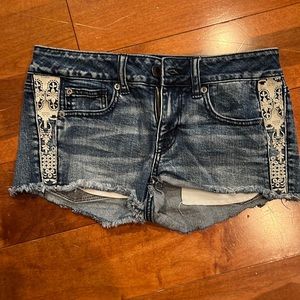 Shorted American Eagle size 4